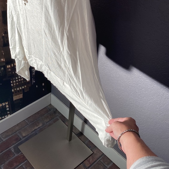 ROCK & REPUBLIC - tee: asymmetric thin rayon l/s w embellished studded neck - L - Picture 13 of 16